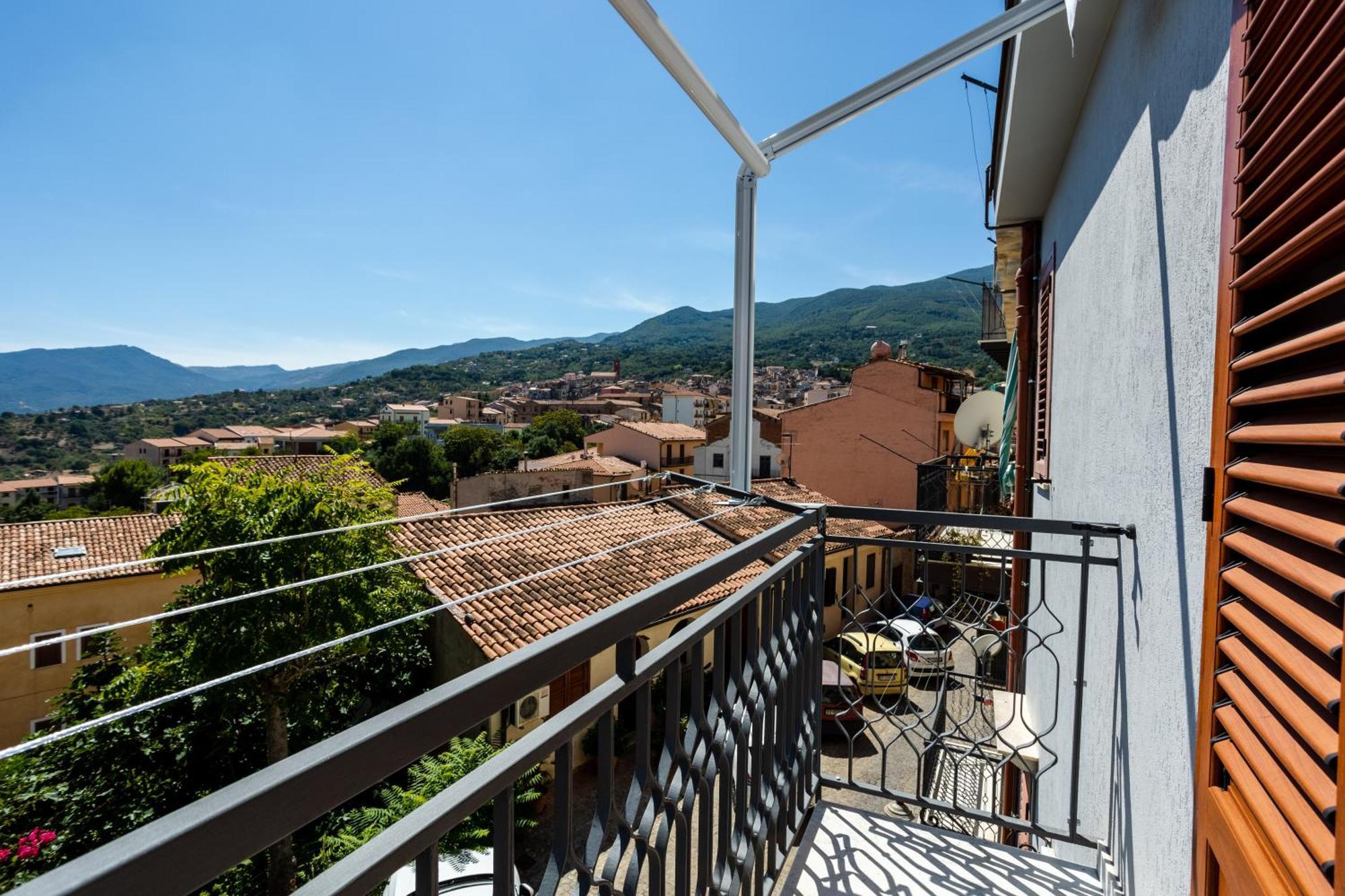 Porta San Paolo House Aparthotel Castelbuono  Εξωτερικό φωτογραφία
