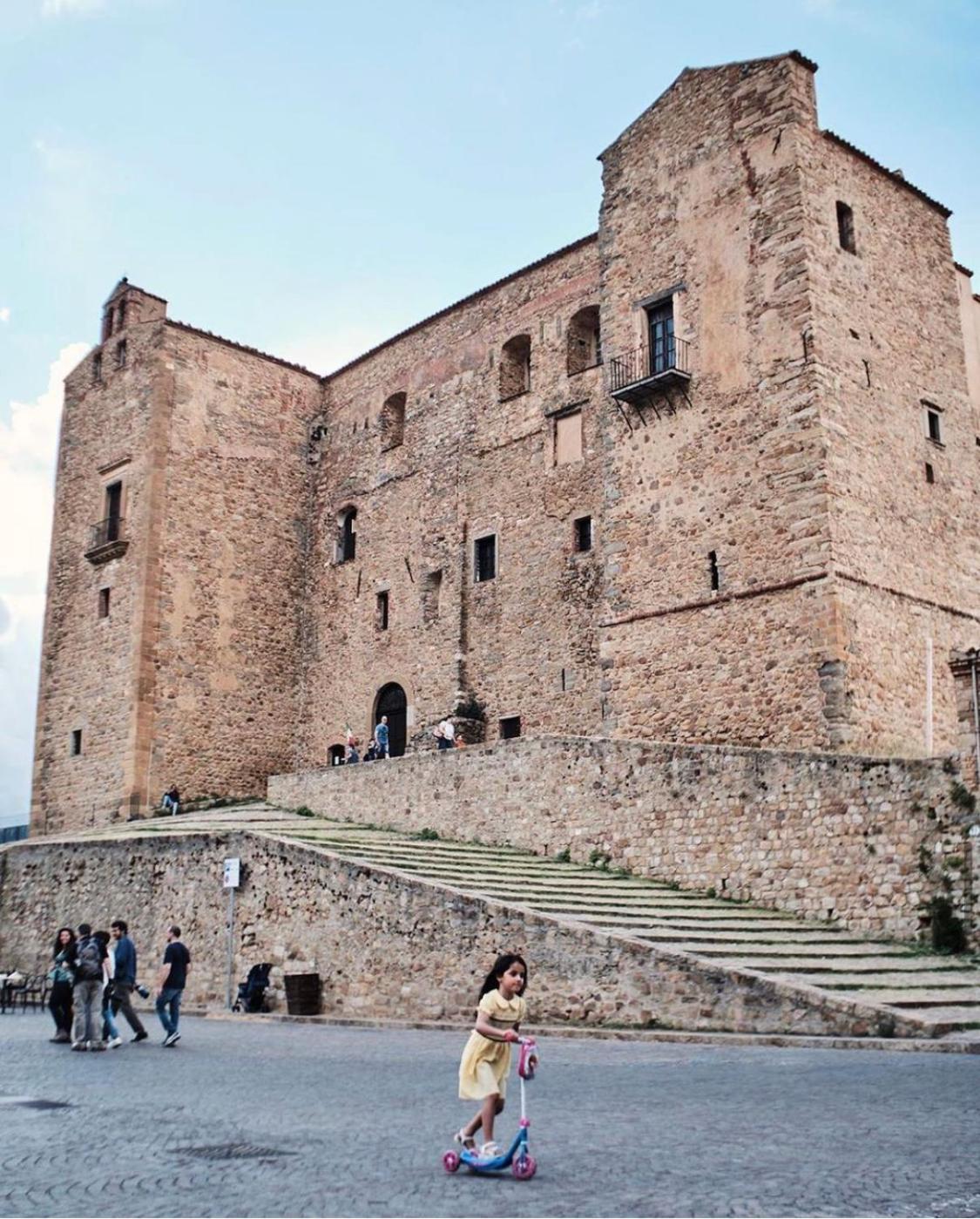 Porta San Paolo House Aparthotel Castelbuono  Εξωτερικό φωτογραφία