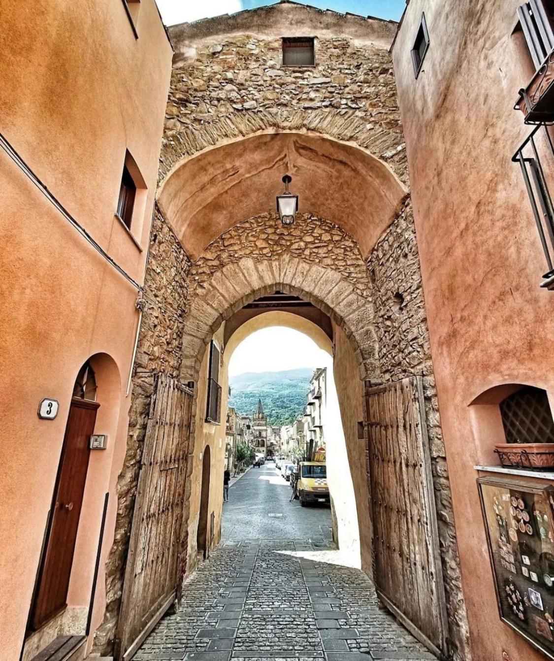 Porta San Paolo House Aparthotel Castelbuono  Εξωτερικό φωτογραφία